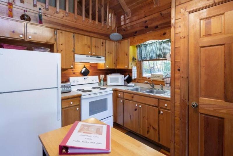 Mountain Time Cabin, Hot Tub, Fire Pit, Fireplace Villa Blue Ridge Exterior foto